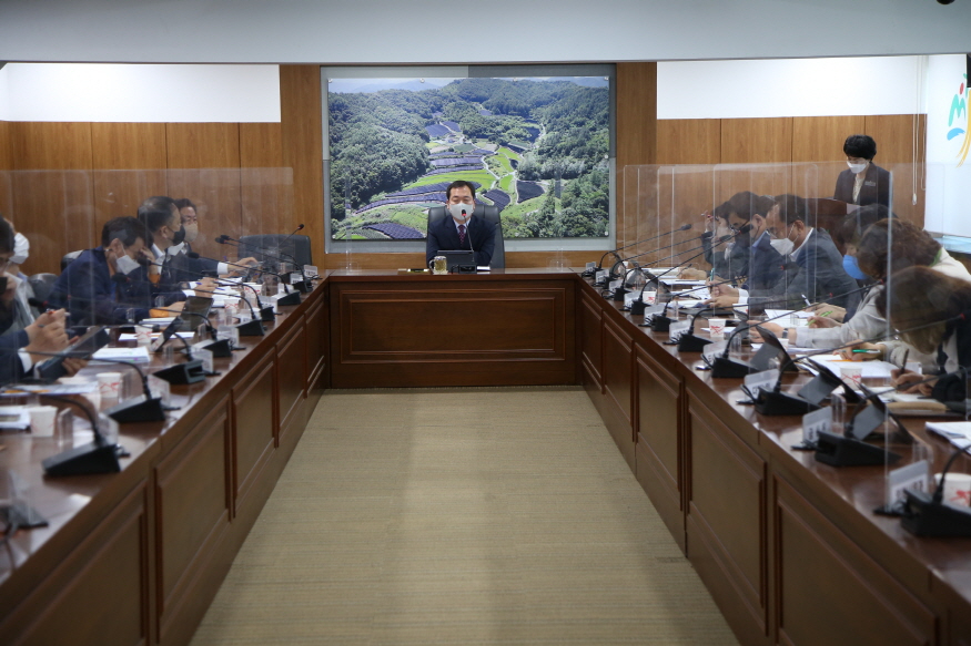 [크기변환]0502 기획조정실 - 금산군, 이종규 부군수 권한대행 체제 돌입.JPG