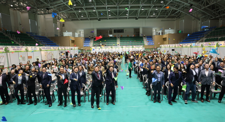 [크기변환]사회복지의 날 및 복지박람회 현장 사진-2.JPG